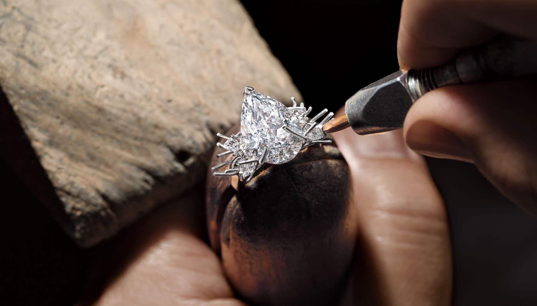 Harry Winston ra mắt bộ sưu tập trang sức tri ân "Vua kim cương"