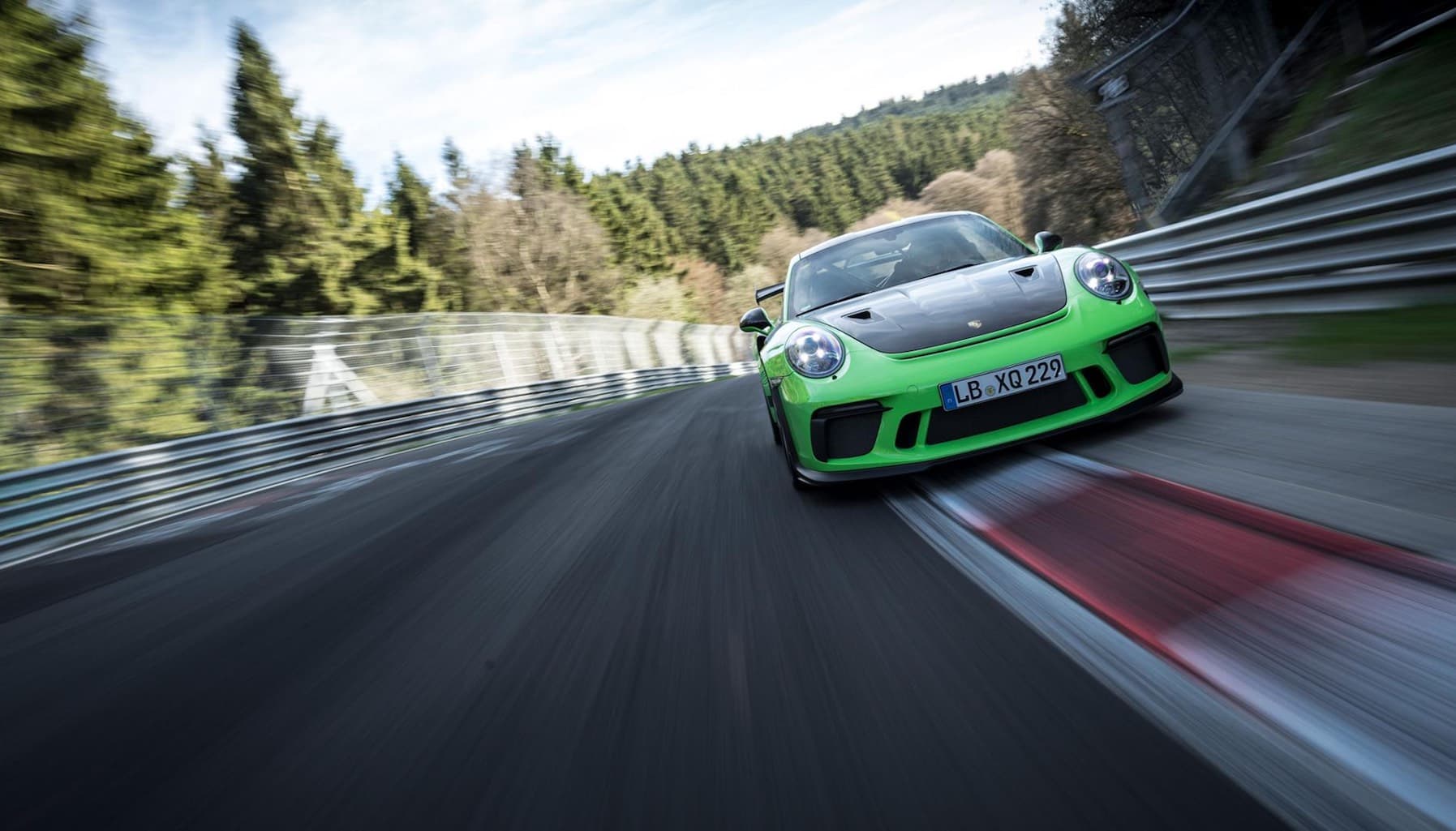 Video – Porsche 911 GT3 RS chinh phục ‘Green Hell’ trong 6 phút 56,4 giây