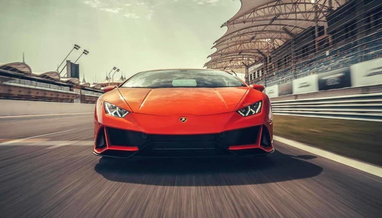 Lamborghini Huracán EVO: Tân Binh Ưu Tú