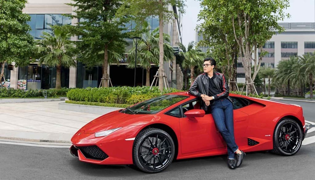 Cảm hứng thể thao từ siêu xe Lamborghini và thời trang Hettabretz – Kiton chuẩn mực phong cách Ý