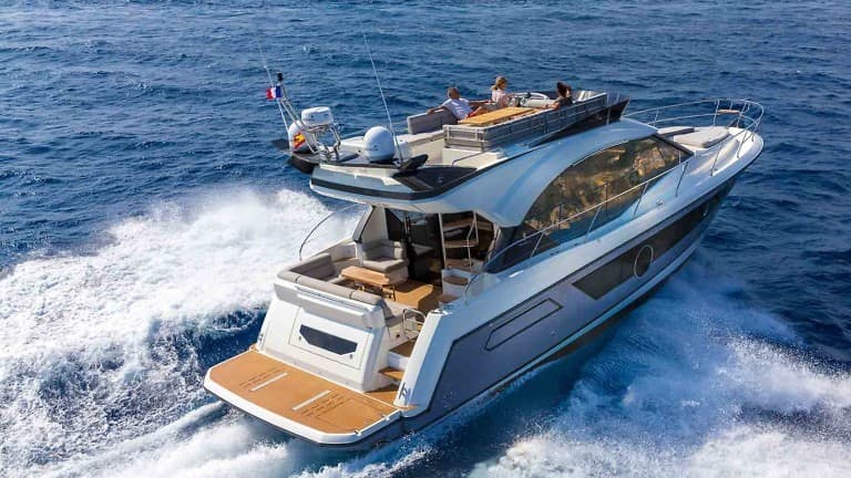 Du thuyền Monte Carlo 52 – “Giấc mơ biển cả” của Beneteau