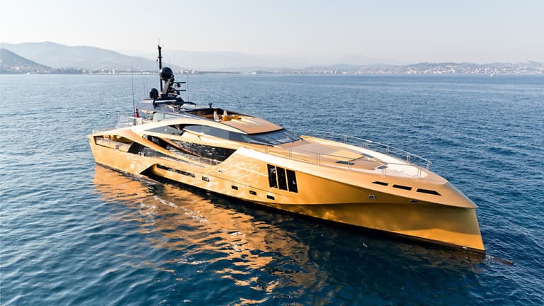 Khalilah – siêu du thuyền được chế tạo hoàn toàn bằng các-bon đầu tiên trên thế giới trị giá 31 triệu USD