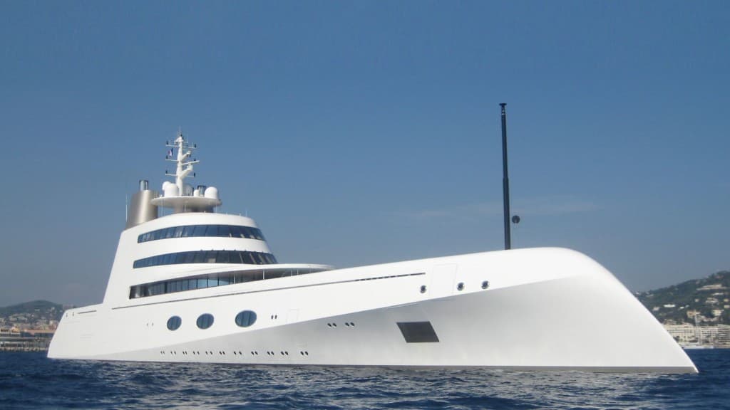 “Bắt gặp” siêu du thuyền Motor Yacht A do Philippe Starck thiết kế trị giá 300 triệu USD ngoài khơi Việt Nam