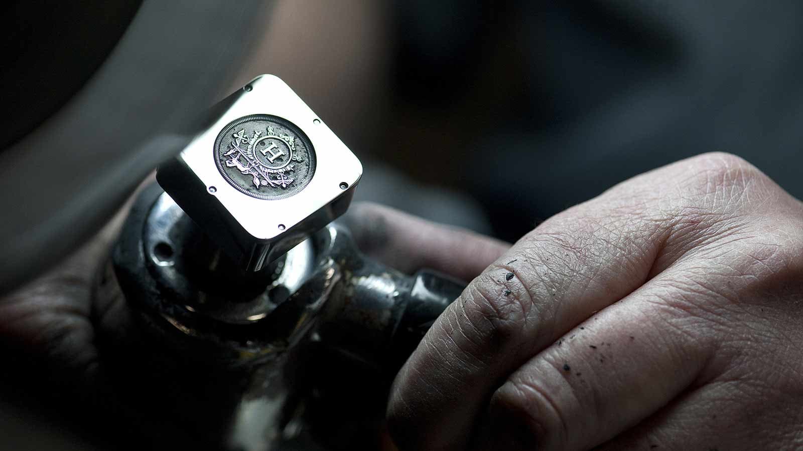 Bí mật bên trong những xưởng chế tác đồng hồ cao cấp của Hermès