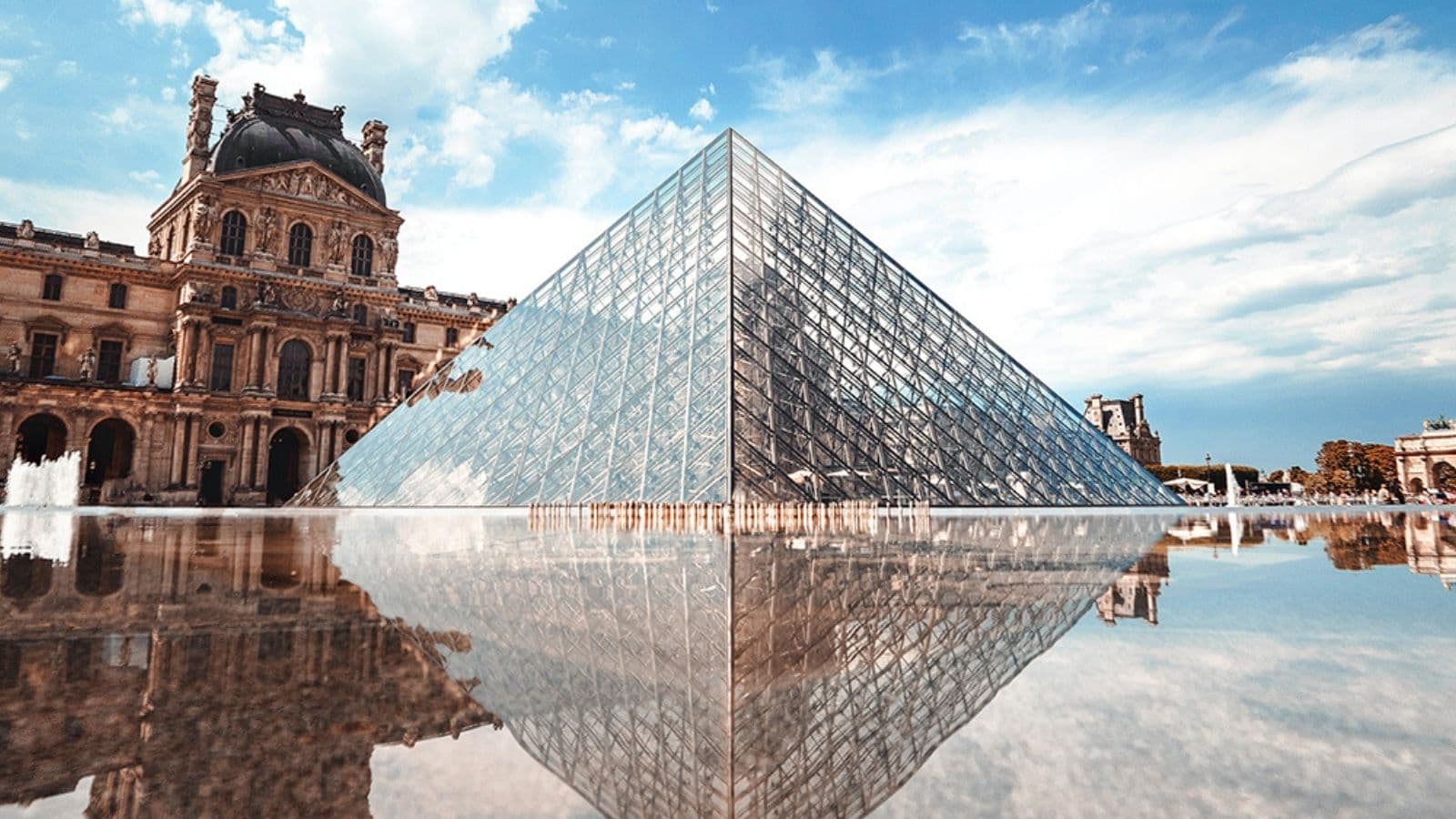 Giờ đây bạn có thể “tham quan” bảo tàng Louvre mà không tốn phí