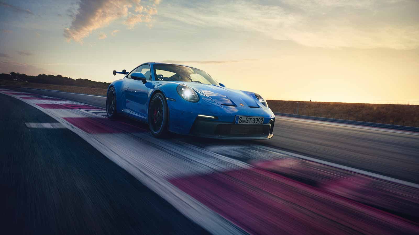 Porsche 911 GT3 mới – xe thể thao thỏa mãn mọi giác quan của tín đồ tốc độ