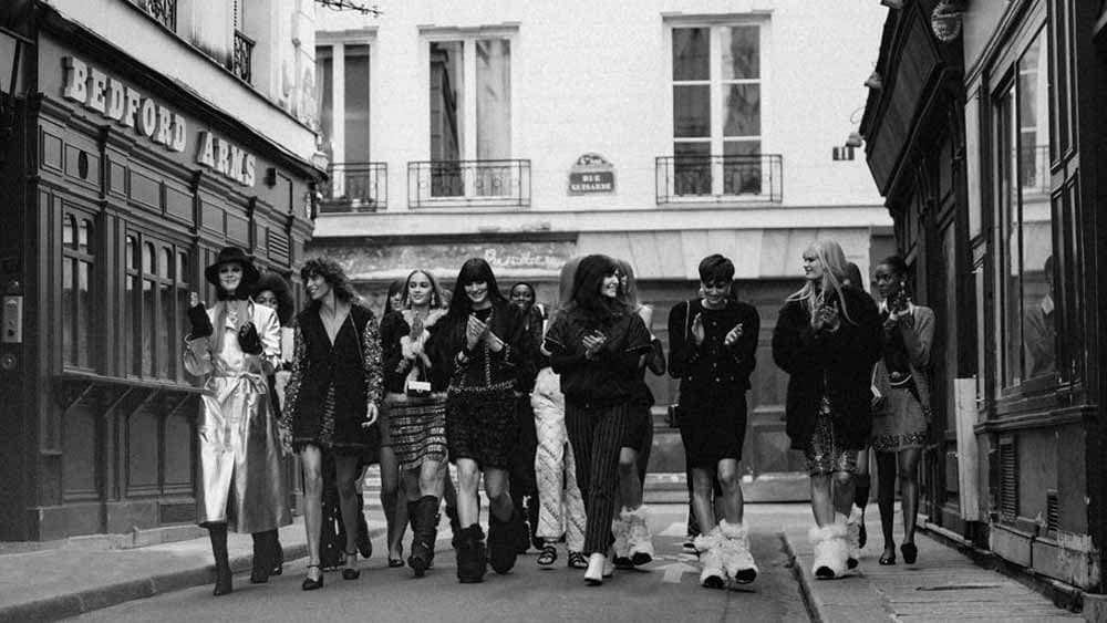 Những cô gái Paris “thần thái” trong BST Chanel Ready-to-wear Thu-Đông 2021/22