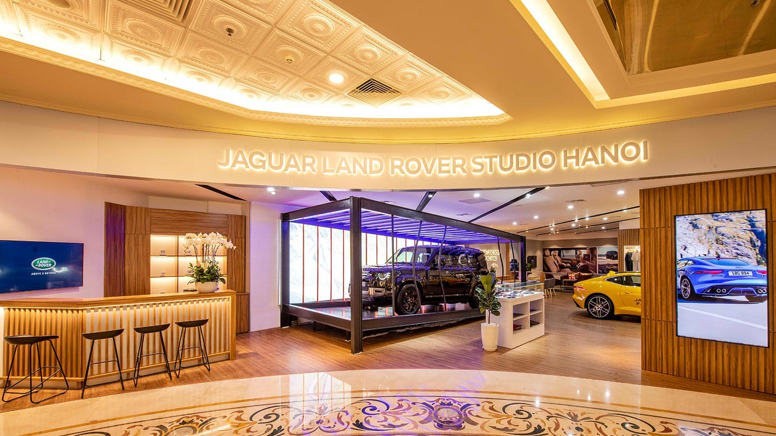 Jaguar Land Rover Việt Nam chính thức mở studio tại Hà Nội