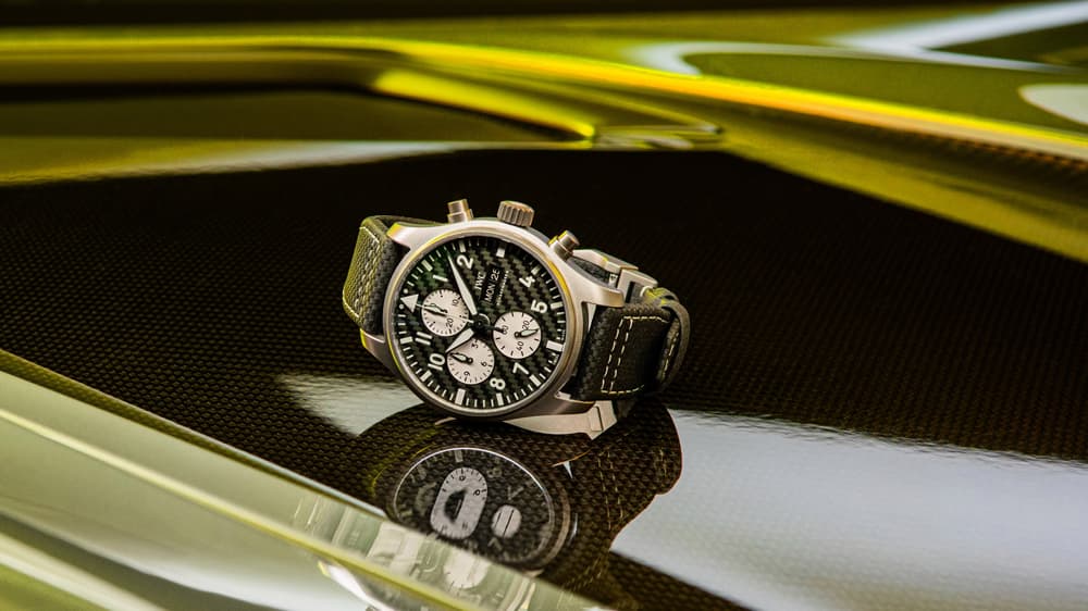 IWC kết hợp Mercedes-AMG tung ra dòng đồng hồ lấy cảm hứng từ xe đua