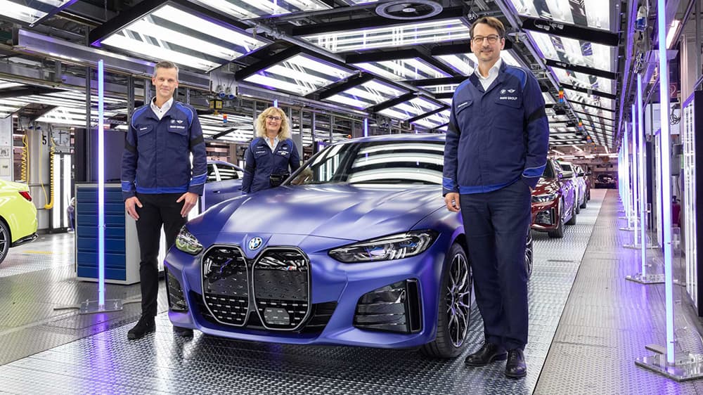 Mẫu xe sedan chạy điện BMW i4 chính thức được sản xuất