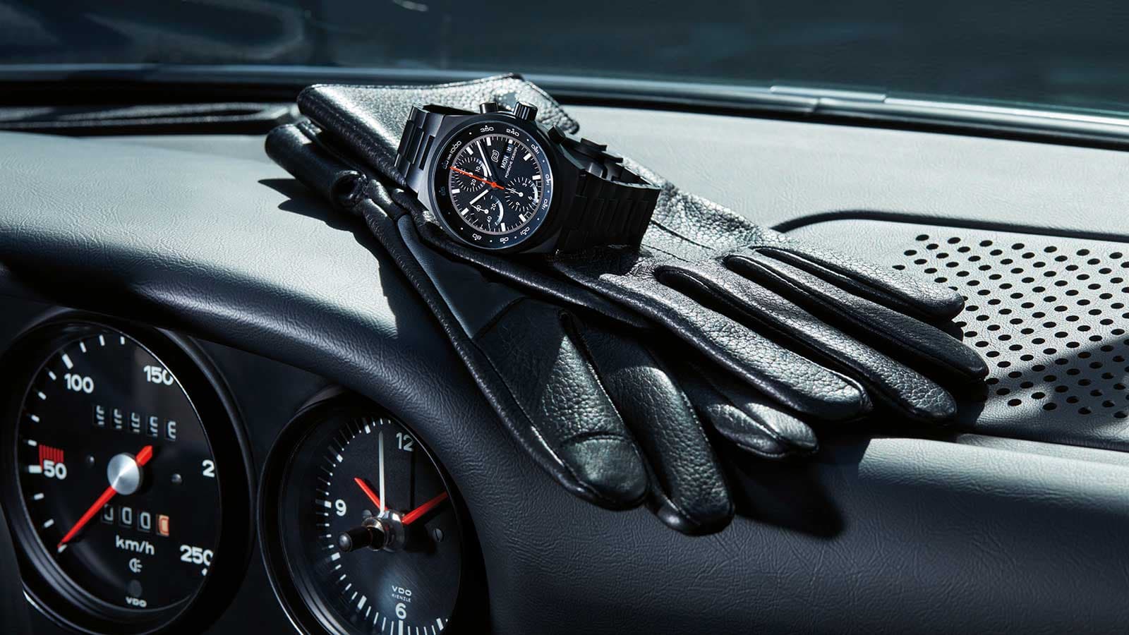 Porsche Design và Porsche AG tung ra 2 mẫu đồng hồ và 2 mẫu xe ghi đậm dấu ấn