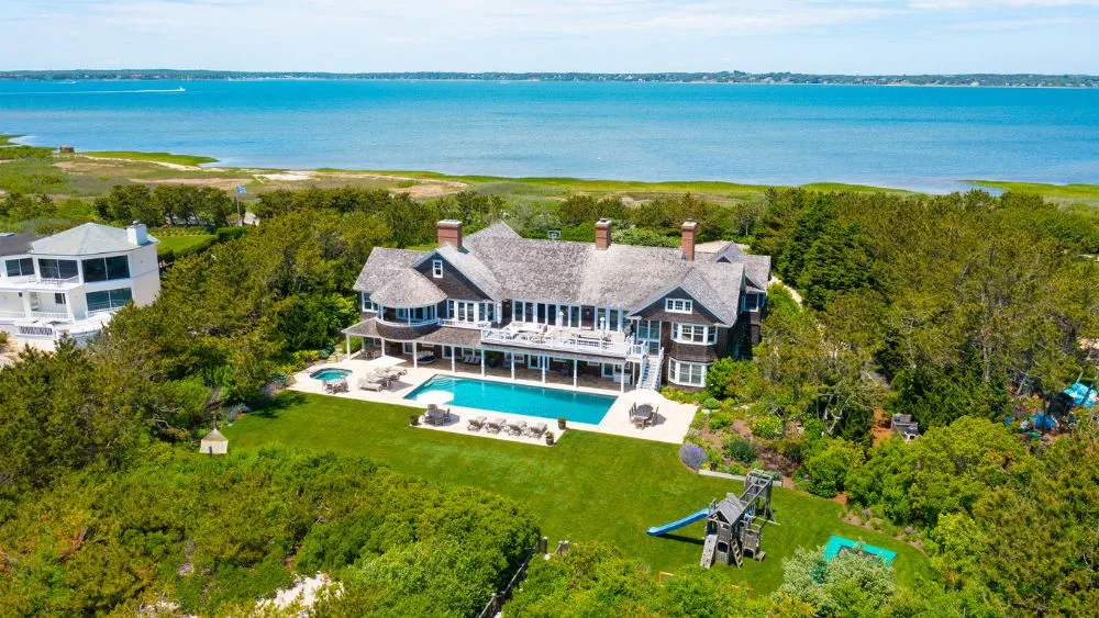 Có gì bên trong dinh thự ven biển trị giá 46 triệu đô tại Hamptons?