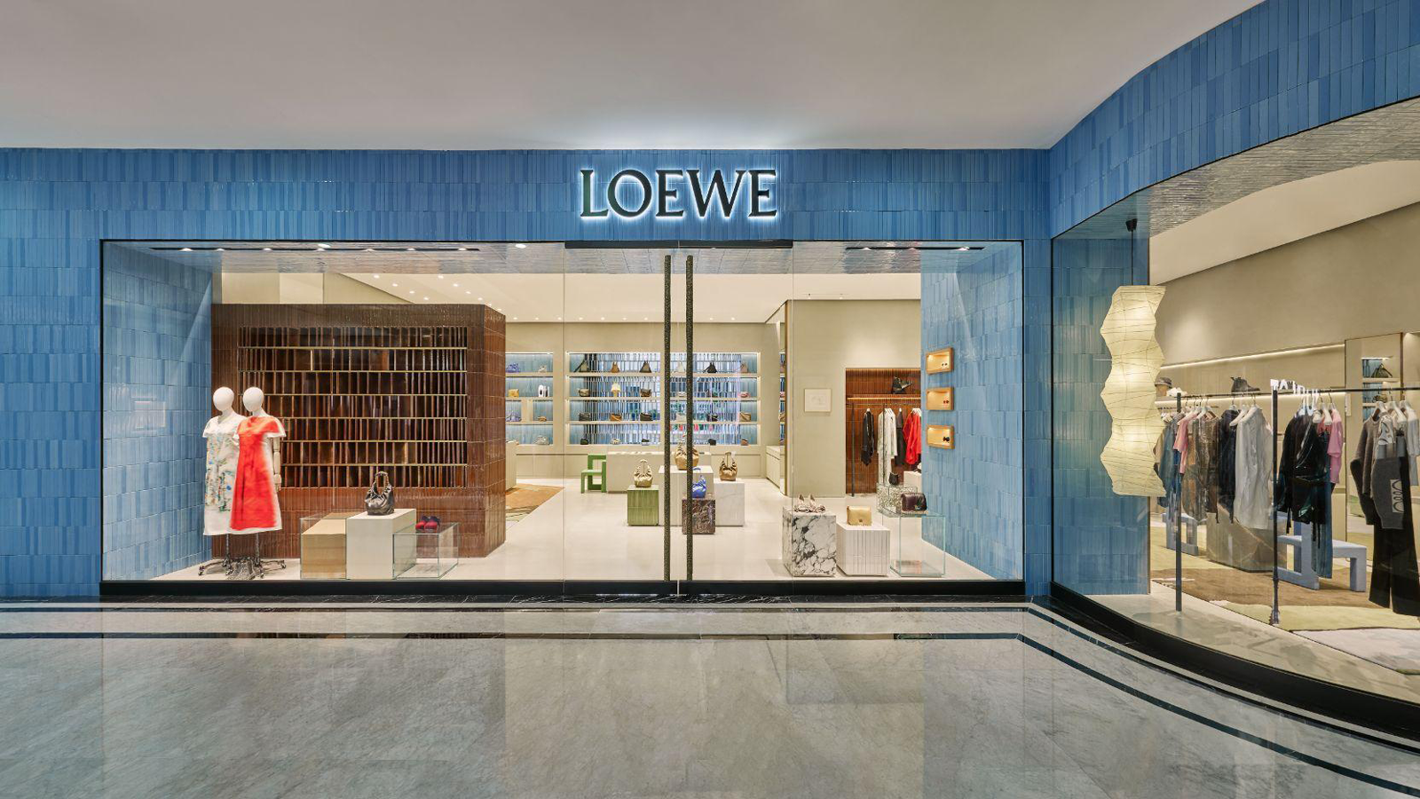 Loewe ra mắt cửa hàng đầu tiên tại Việt Nam